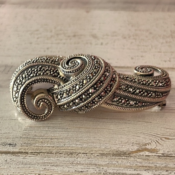Beautiful Judith Jack Sterling Marcasite Brooch. - Picture 4 of 5